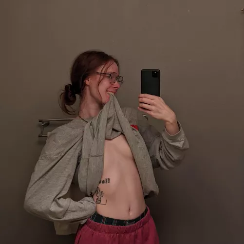 any excuse to put something in my mouth and take my top off 🫣😊