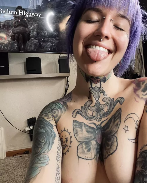 Any gamers here who like to get 🧠while they play?