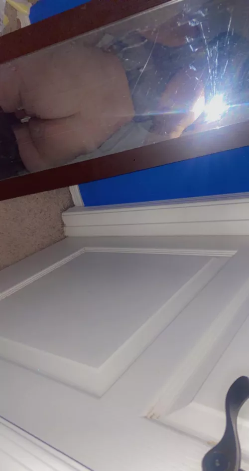 Any ladies want to play around I’m so horny right now. Have a thing for feet too how my ass looking ? Looking to role play too me being submissive little bitch