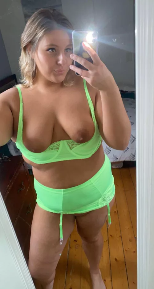 Any older men want to have a 21 year old to play with