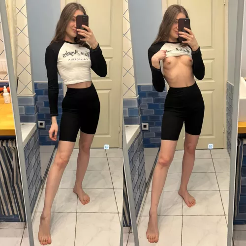 Any small boobs lovers awake? This one’s for you ☺️