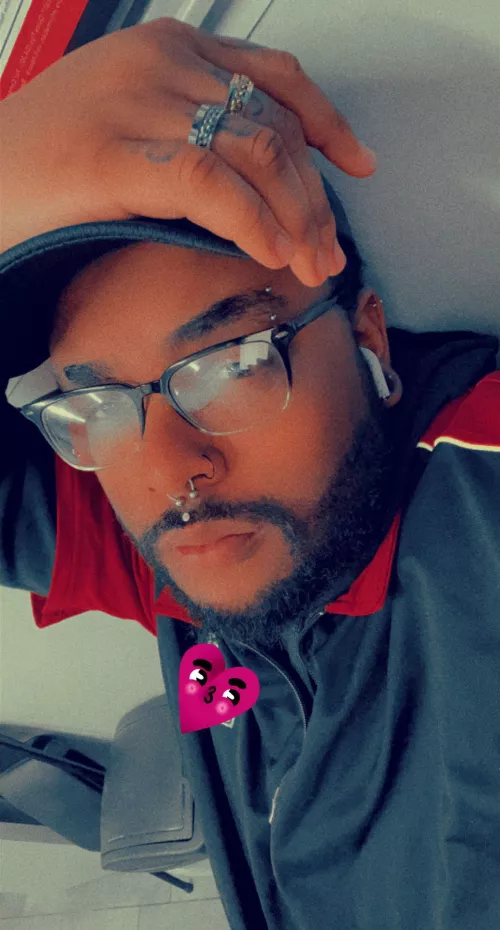 Anyone down to game later?? Debating if I want to restart Elden Ring would love someone to tag along ✌🏾