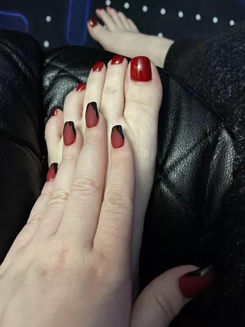 Anyone like my new pedicure?