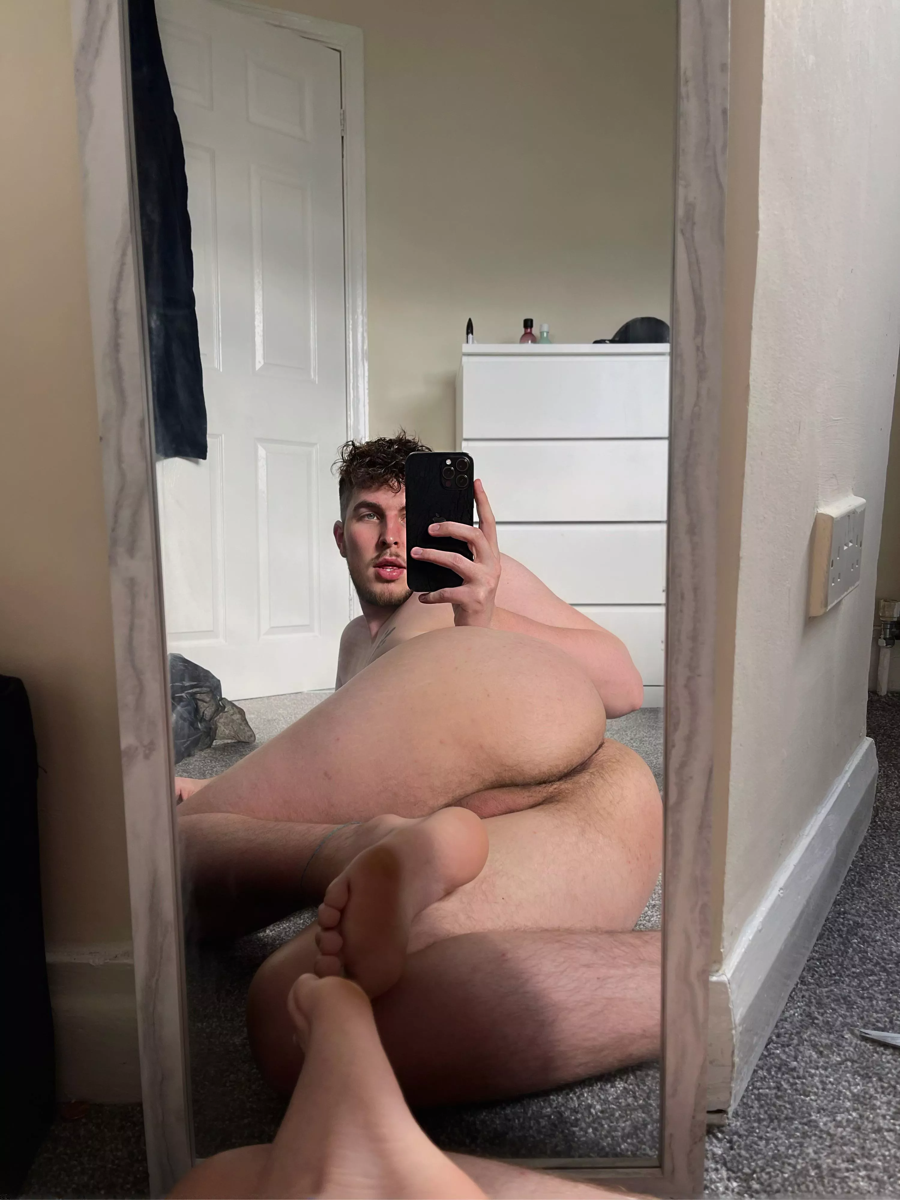 anyone looking for a cute guy with a big butt and tight hole 😅