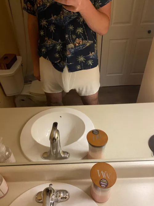 Anyone seen a 7’0 tall person in their underwear before?