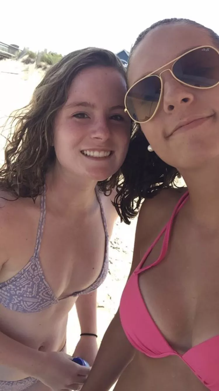 Anyone wanna cum trib them? Can feed pics for jerk tribs til you cum kik look_away_pls