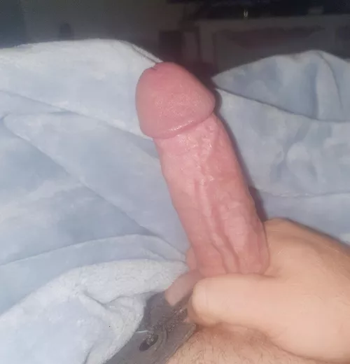 anyone wanna take a seat on me 😋