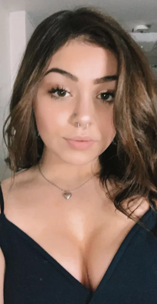 Anyone want to cuck me and stroke over my crush? (no nudes, but plenty of revealing pics) Kik: JD7768