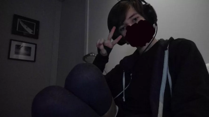 Anyone want to cuddle? UwU