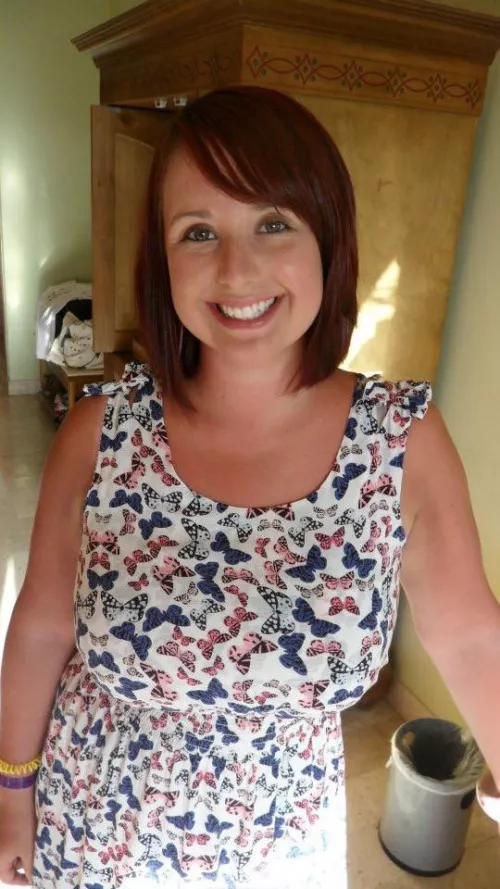 Anyone want to cum tribute a friend of mine curvy nice big tits Kik me saraz69