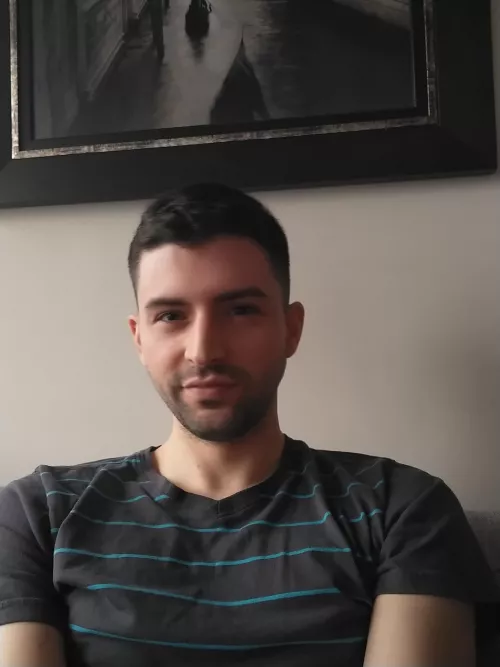 Anyone want to play League or Smash bros? Down to play other games as well😊