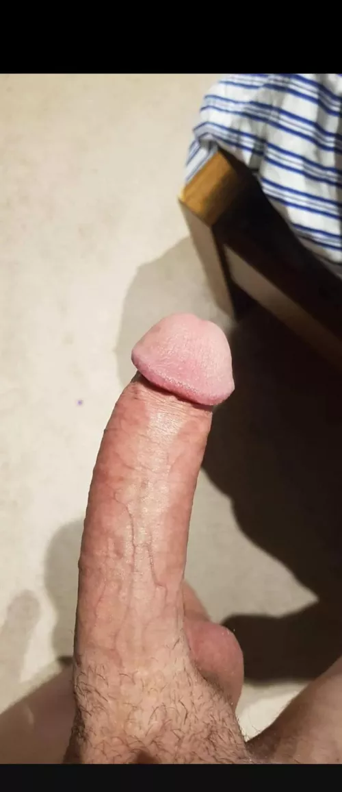 anyone want to privately watch me cum for them dm me