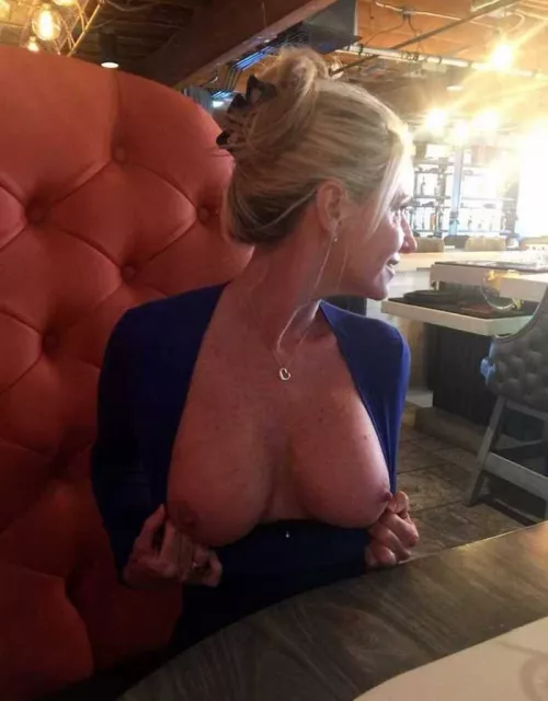 Anyone wants to talk dirty about my mom? Also I found a few toys in the closet if you wanna see dm me