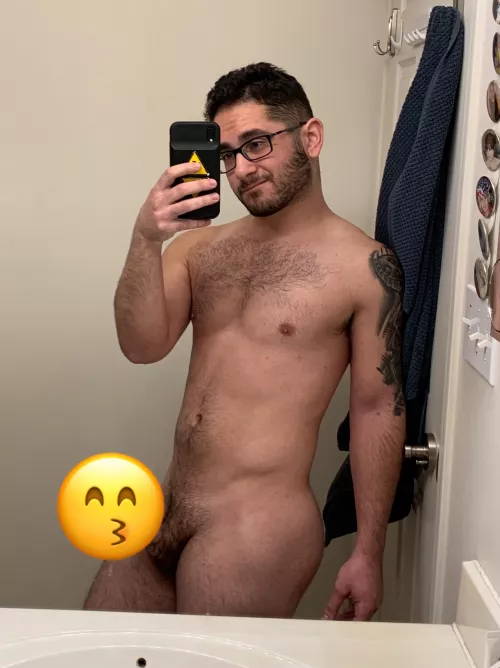 Are glasses attractive on a man?🤓