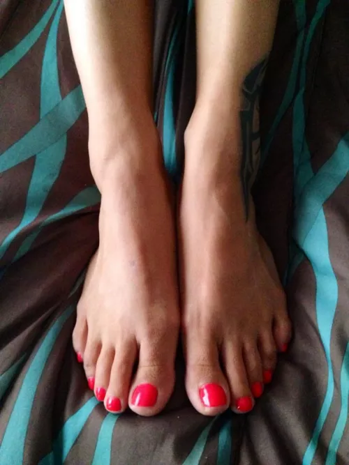 Are my 50 yo feet pretty enough for u to fuck