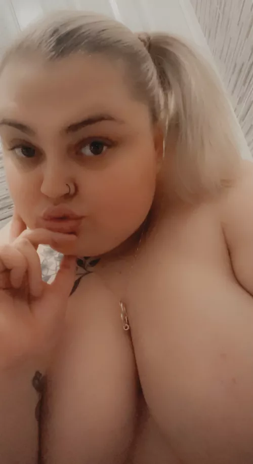 Are my curves good enough for you? 😩