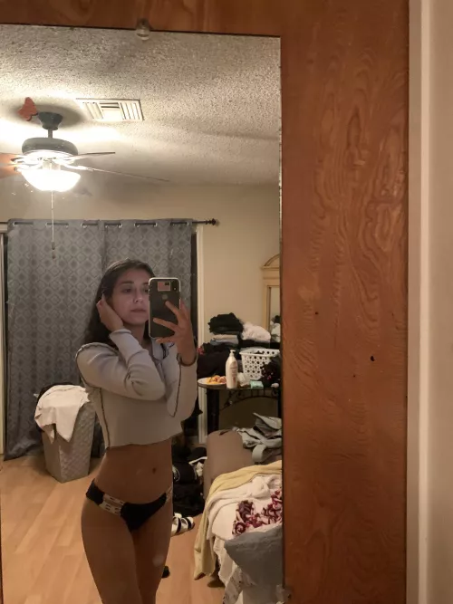 Arrow up on this and I will show you my tits Kik nuttondessi69