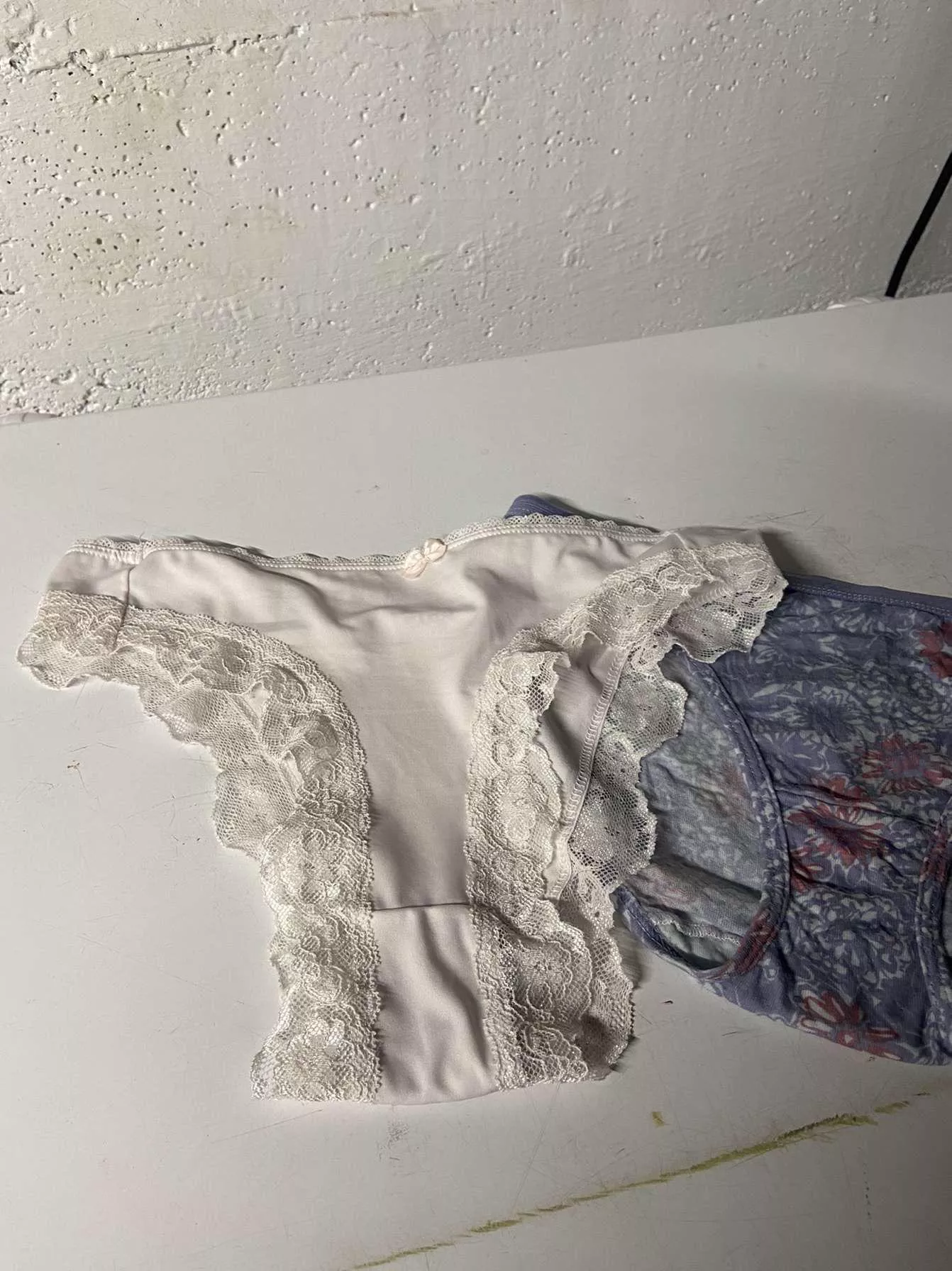 Asked my fwb to swipe dirty pairs. She came through with a pair from her younger sister (left) and a pair from her mom (right). Can’t wait to get my hands on these. Asked my fwb to swipe dirty pairs. She came through with a pair from her younger sister (left) and a pair from her mom (right). Can’t wait to get my hands on these.
