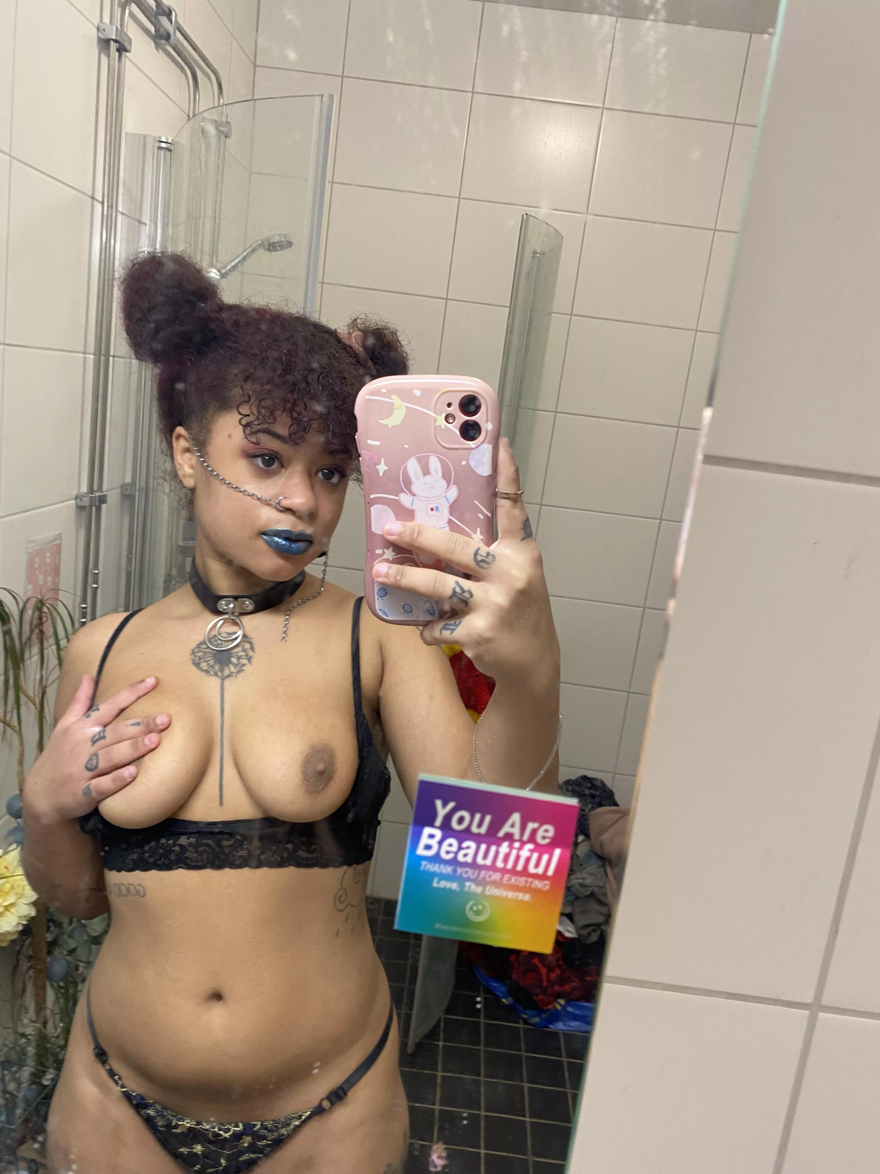 Bathroom selfie 🤳