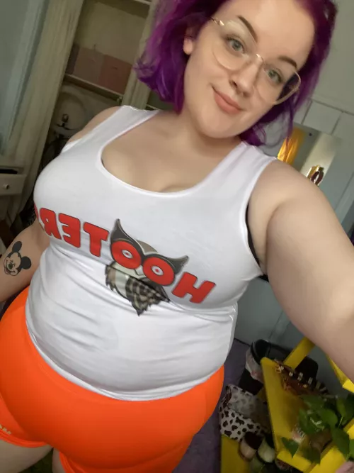 BBW hooters > regular hooters