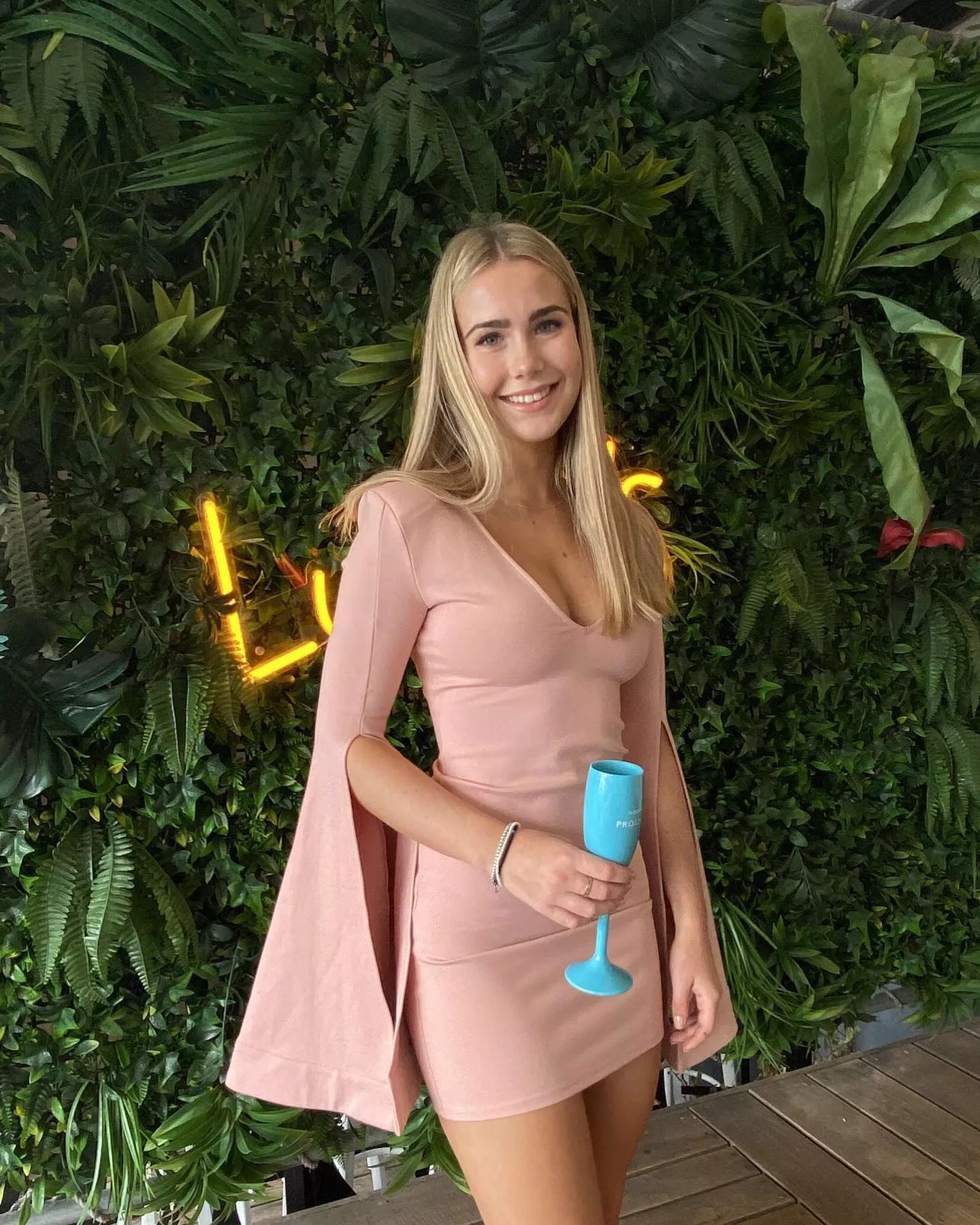 beautiful blonde!