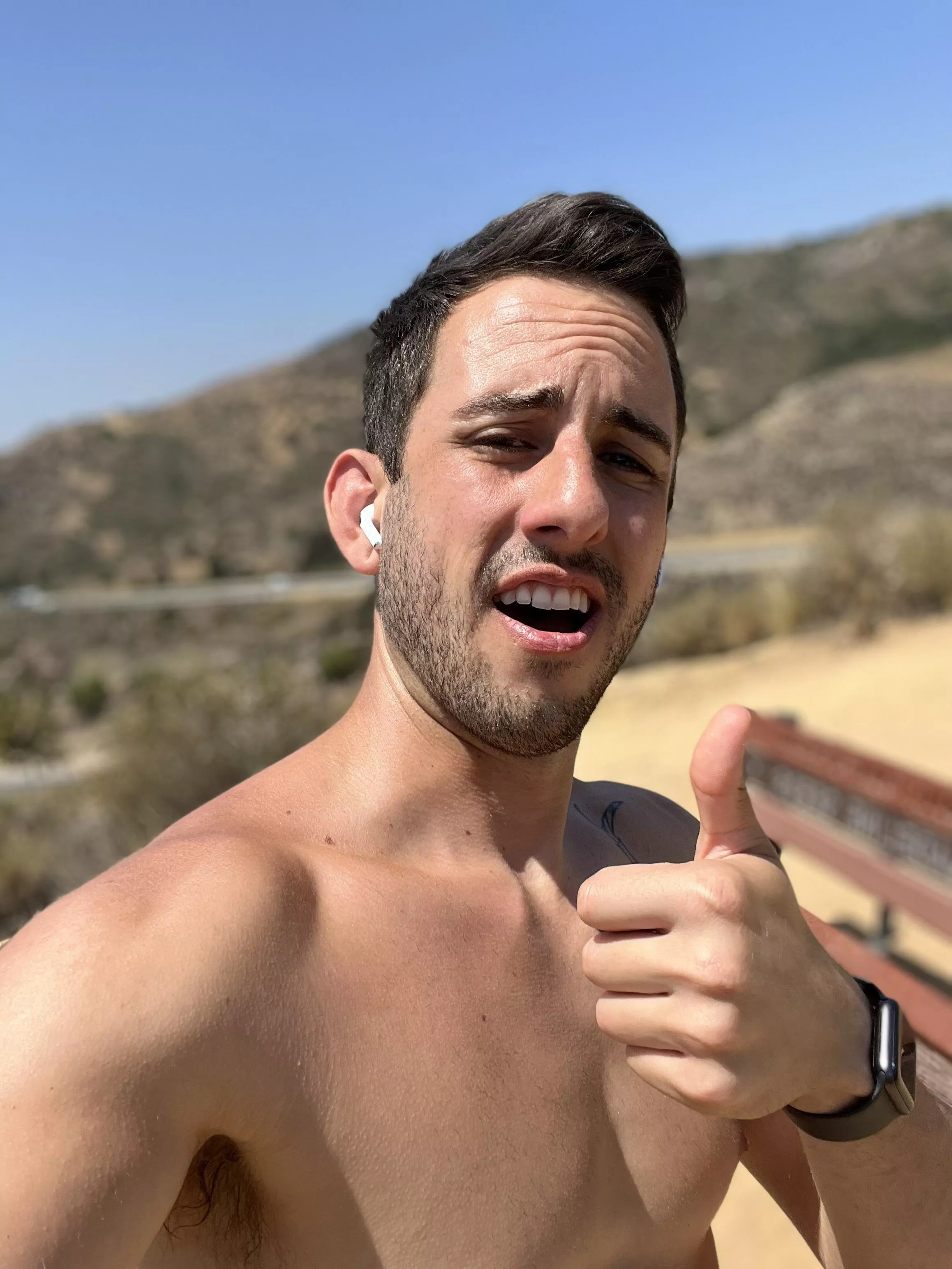 Beautiful day for a hike ☀️ hey bros!