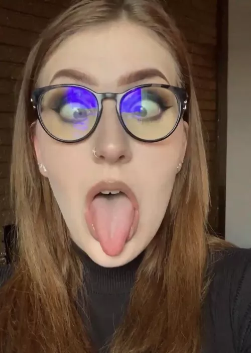 Begging for a big load 🥵