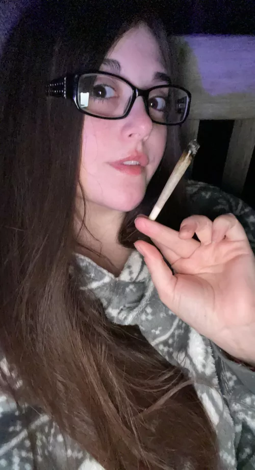 Being home in the wood smoking a joint is the best feeling in the world ❤️