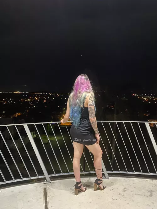 Bend me over this rail 💜