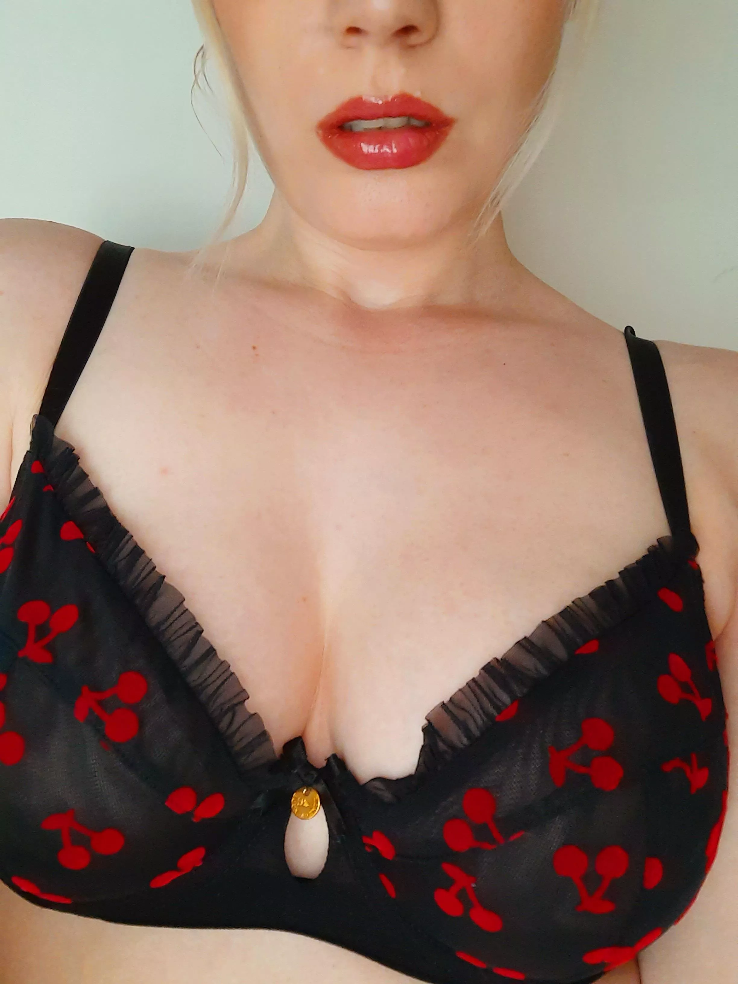 berry sweet [f]