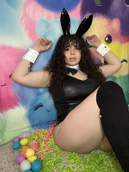 Big Easter drop at 1pm, cum celebrate with me😍 link in bio and comments