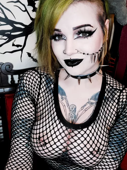 big goth fishnet titties 👻