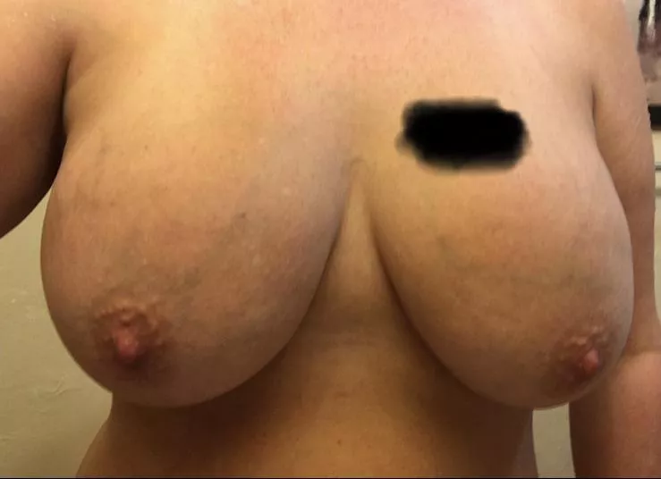 Big mom tits 😋