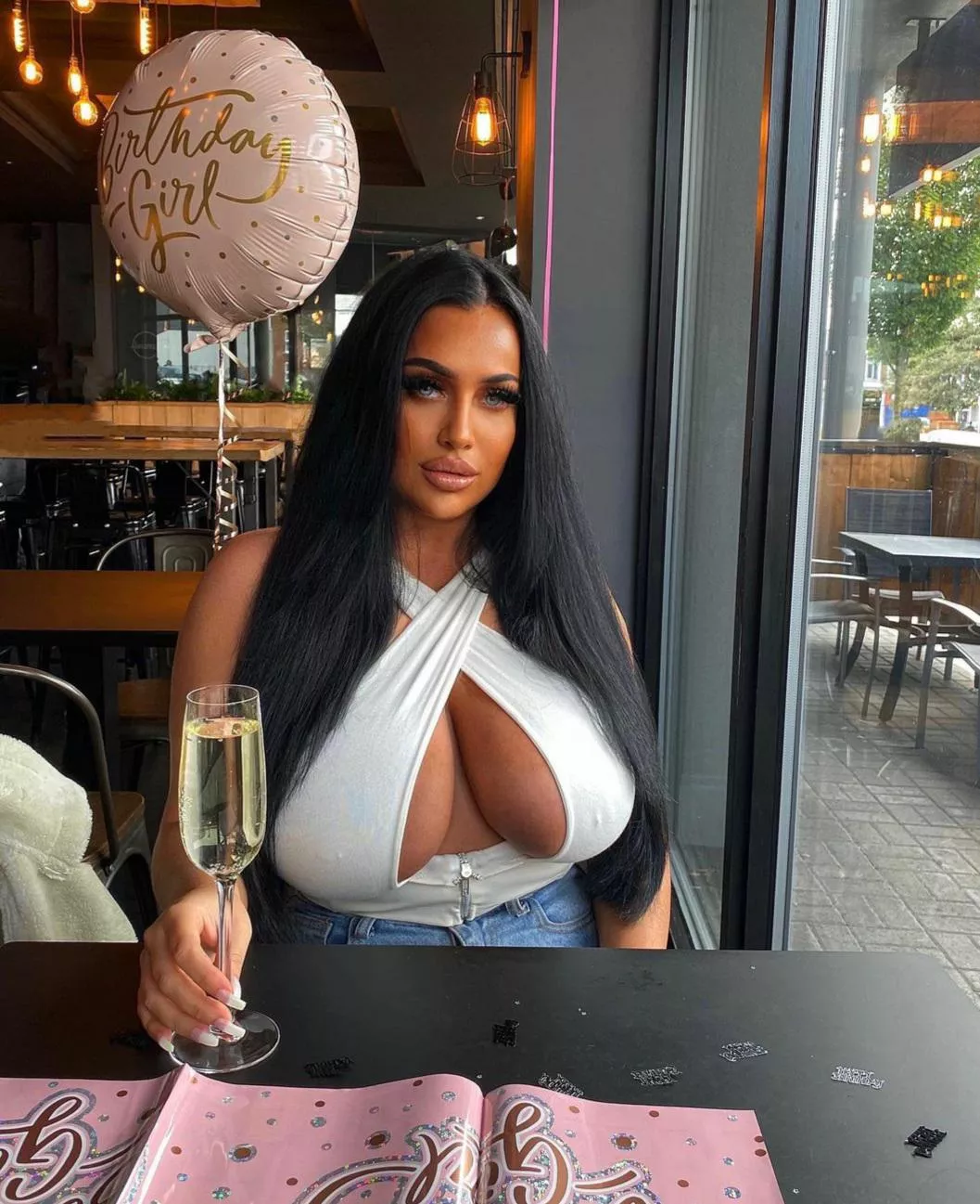Biiiig titties