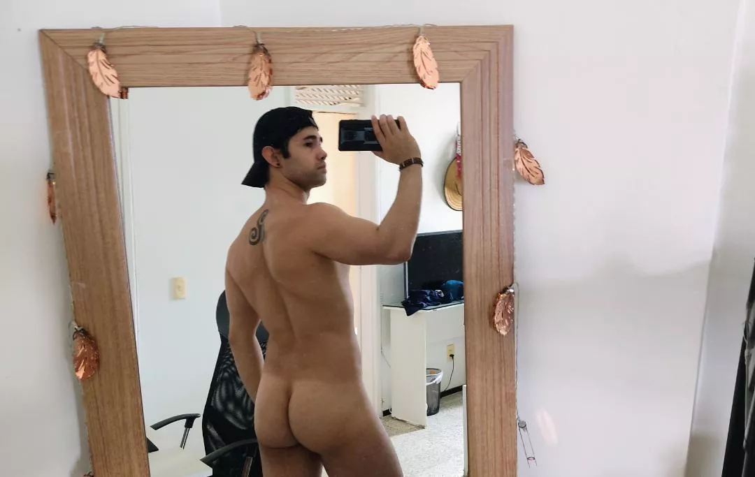 bit my ass 😏