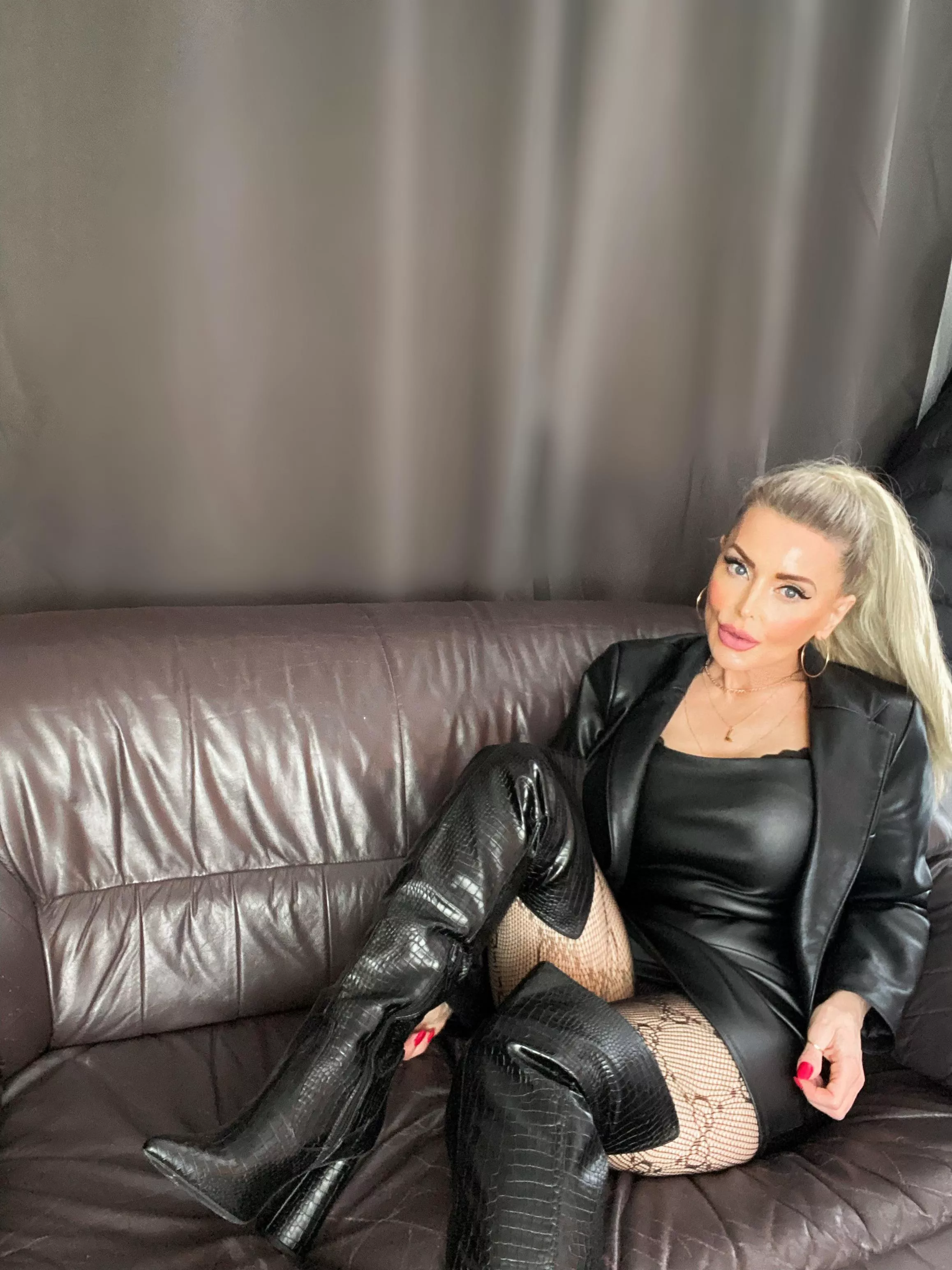 Black leather 🖤