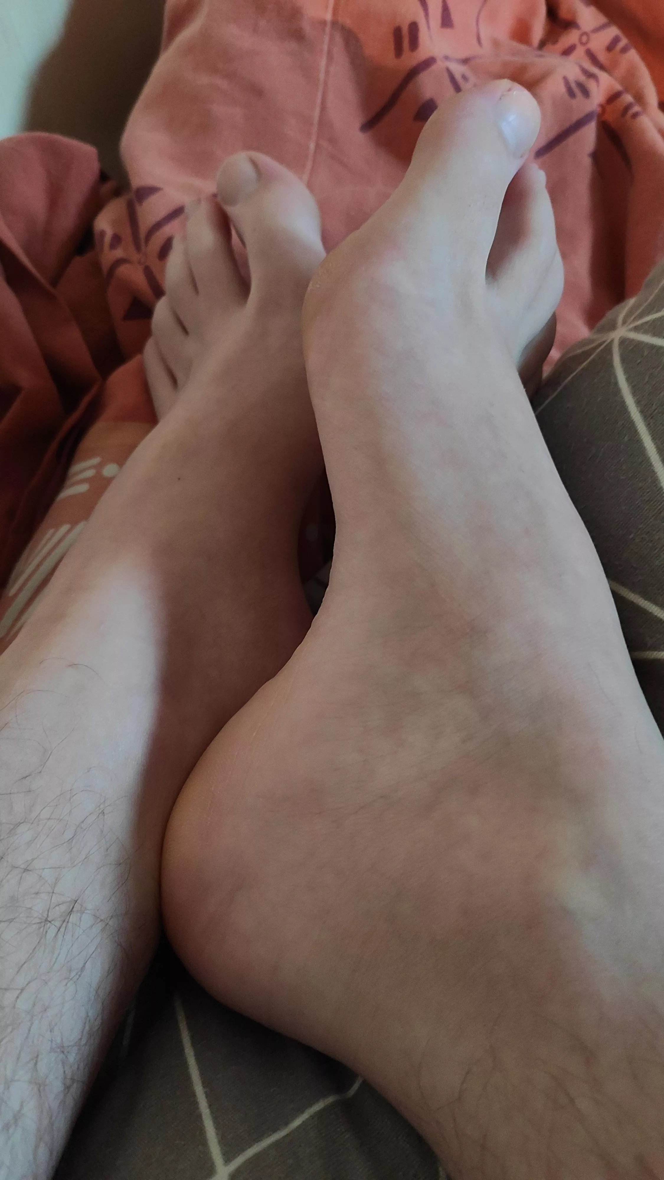 both🦶🏻