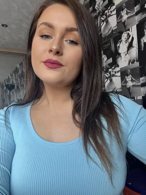 Bow down to me 🙇‍♀️ I want to see you ready to surrender