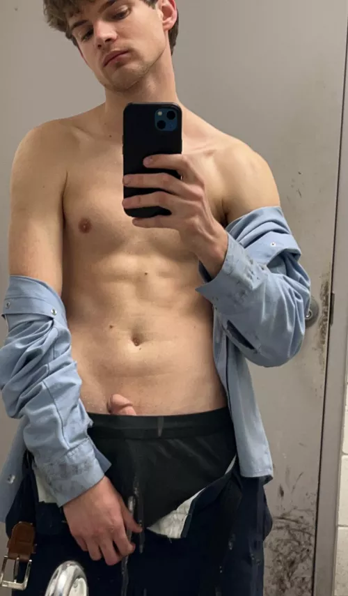 Boy does it feel good to get off work 🤤