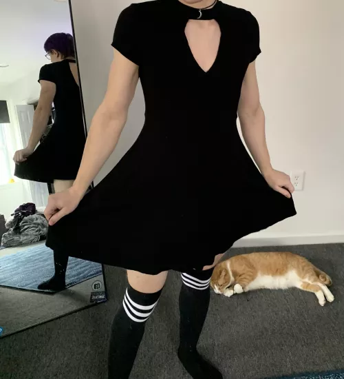 boy in a dress ✿◡‿◡