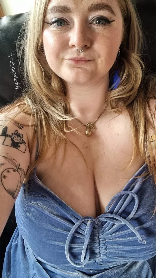 braless again in my summer dress 😋 I love the freedom, and the cleavage!