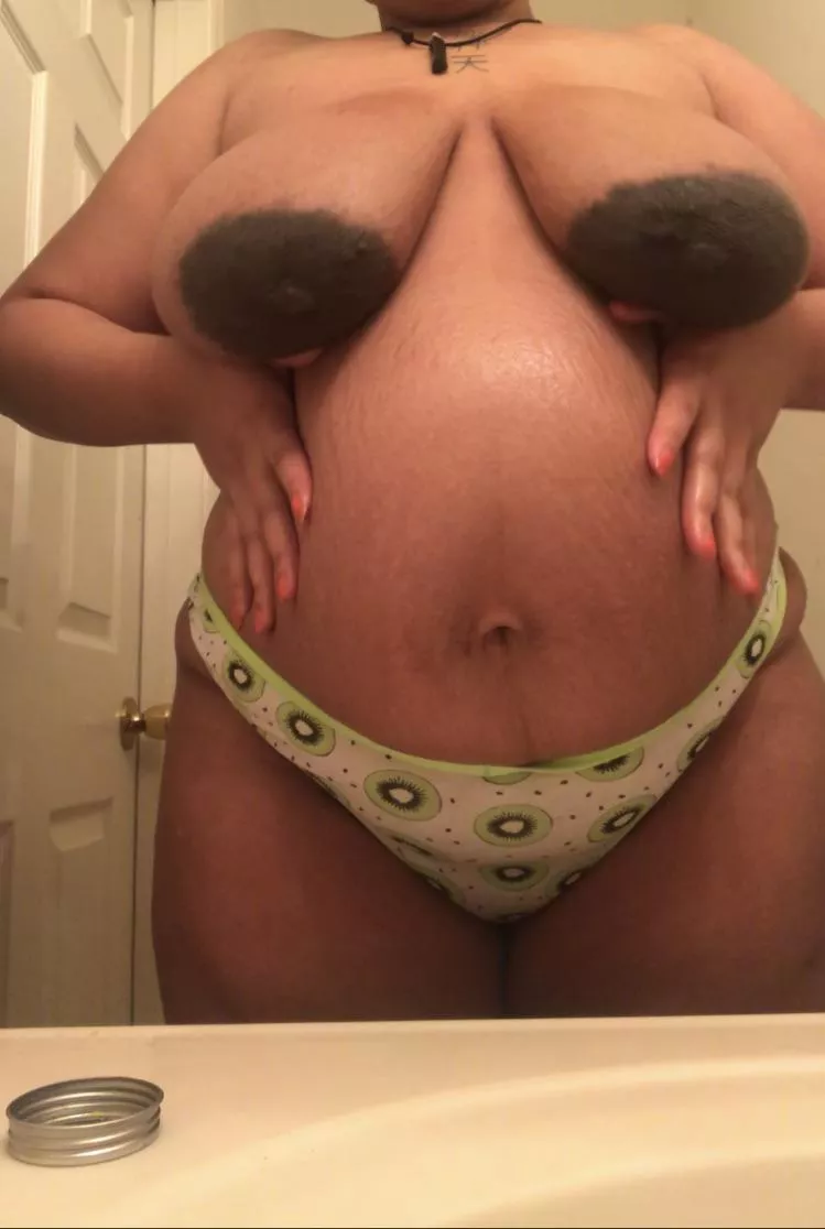 Brown pregnant nipples 🤎