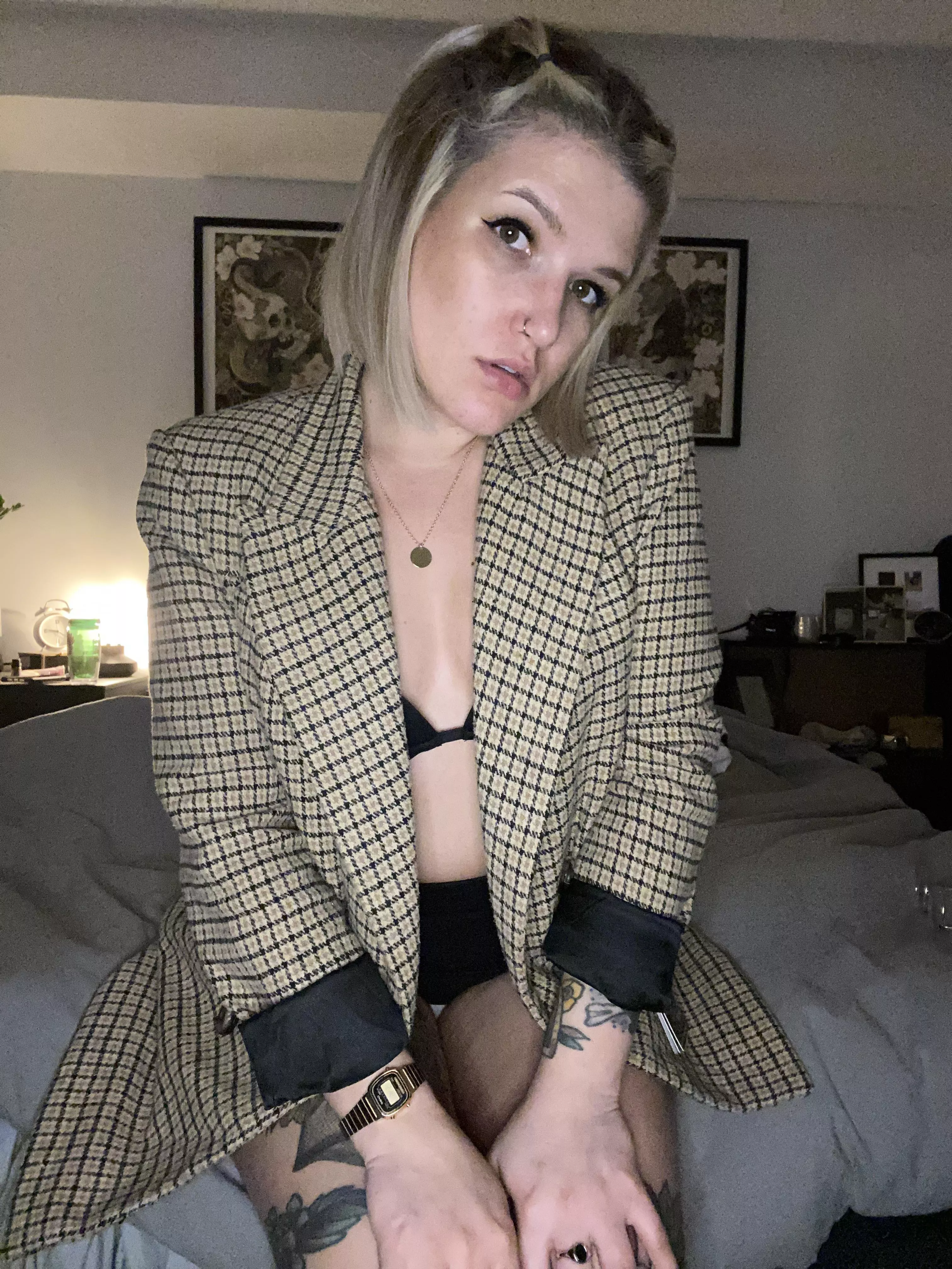 Business casual [f]
