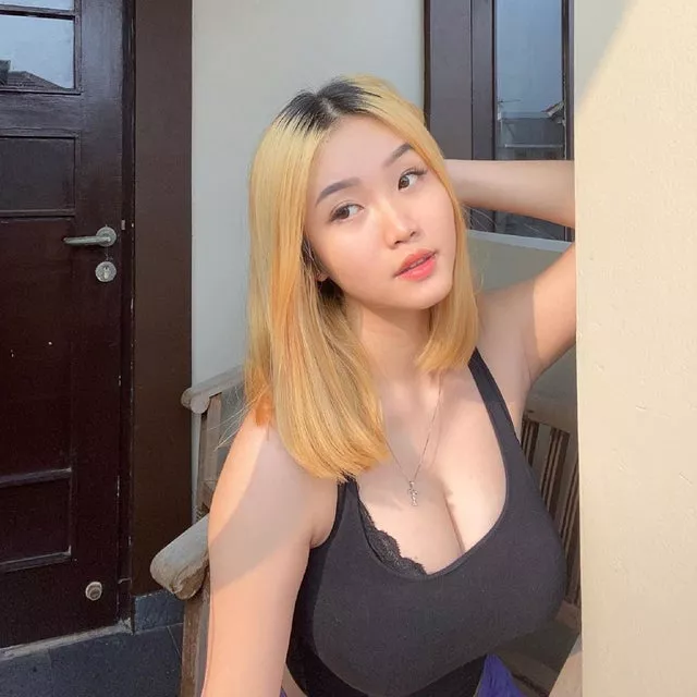 busty