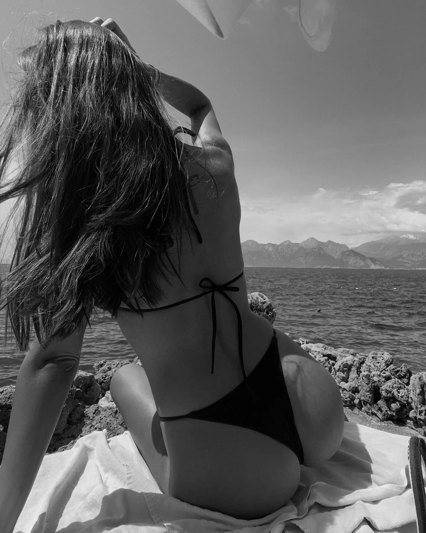 B&W