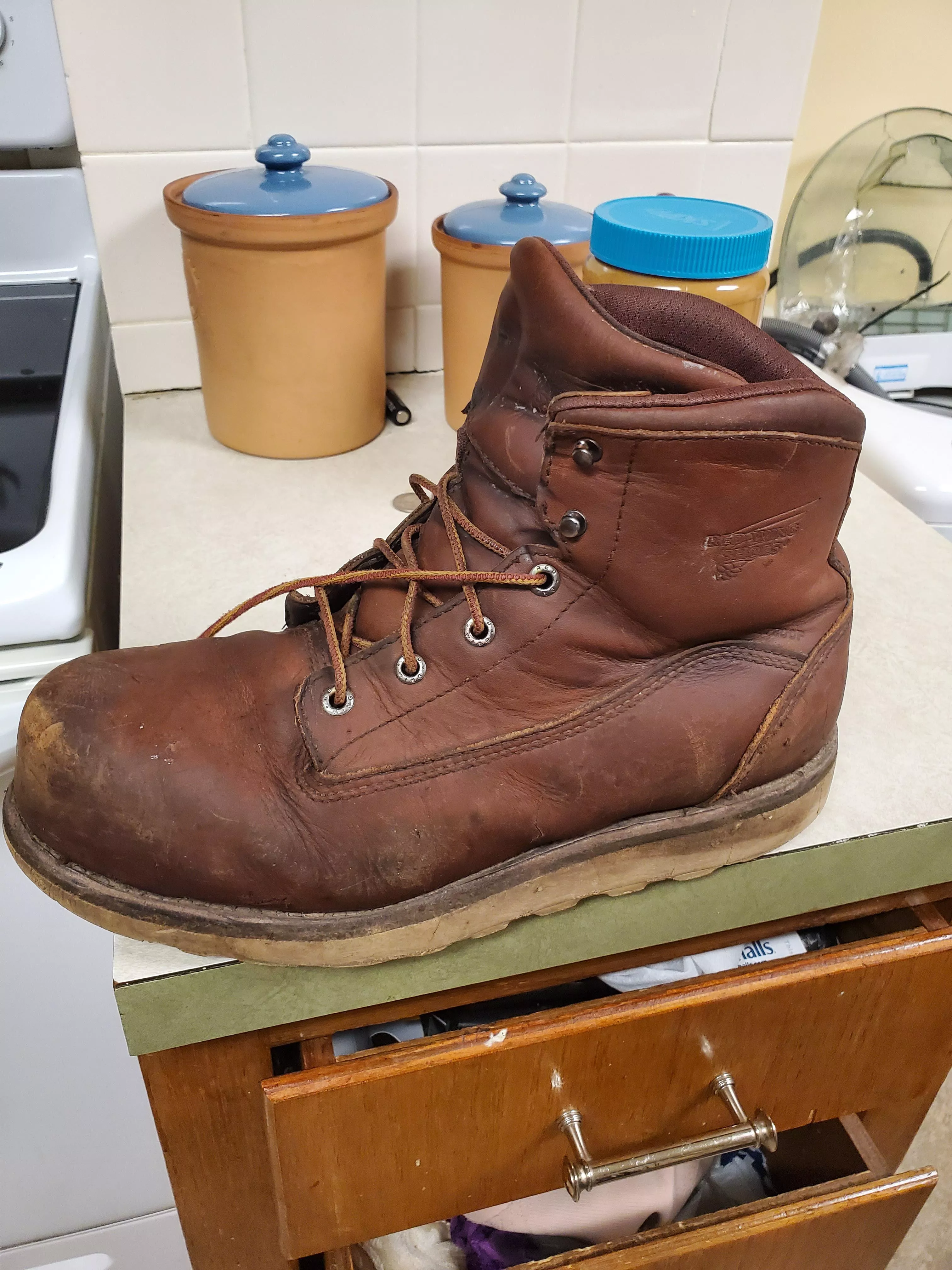 Can anyone identify this boot? it's a redwing but I can't remember the model and I'd really like a second pair lol. Can anyone identify this boot? it's a redwing but I can't remember the model and I'd really like a second pair lol.