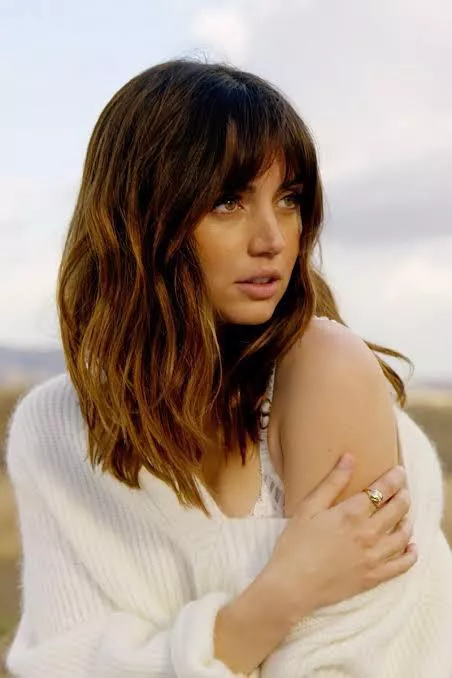 Can anyone sext me as Ana de Armas, Liz Olsen or Emma Stone please?