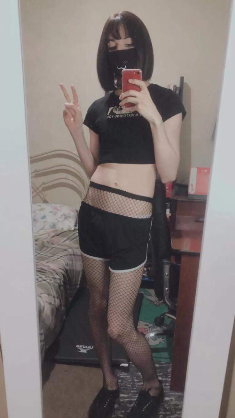 Can I be your goth gf? 🖤
