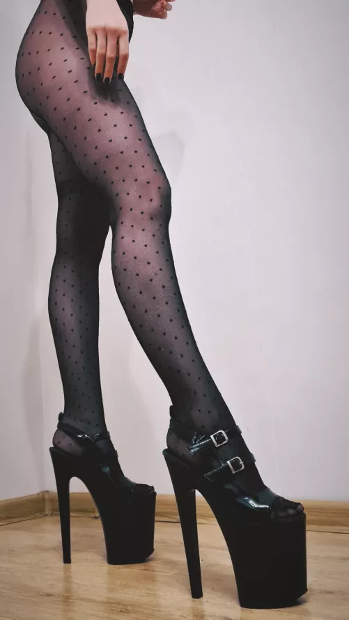 Can i go on a date with these heels?😏