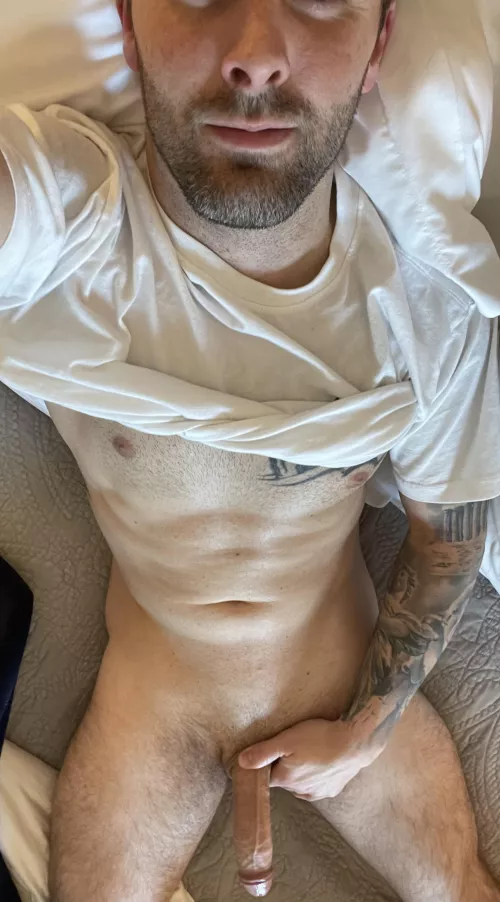 Can someone lend me a hand?😏